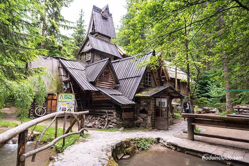 Recepción del Zelenkovak Ecovillage (Bosnia)