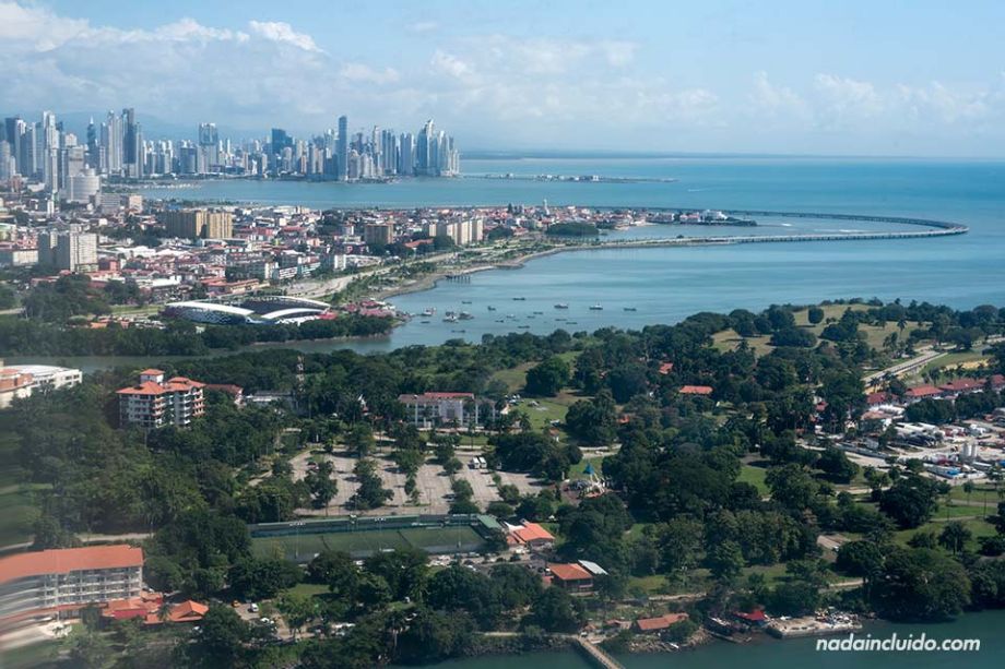 Vista de la ciudad de Panamá desde el avión