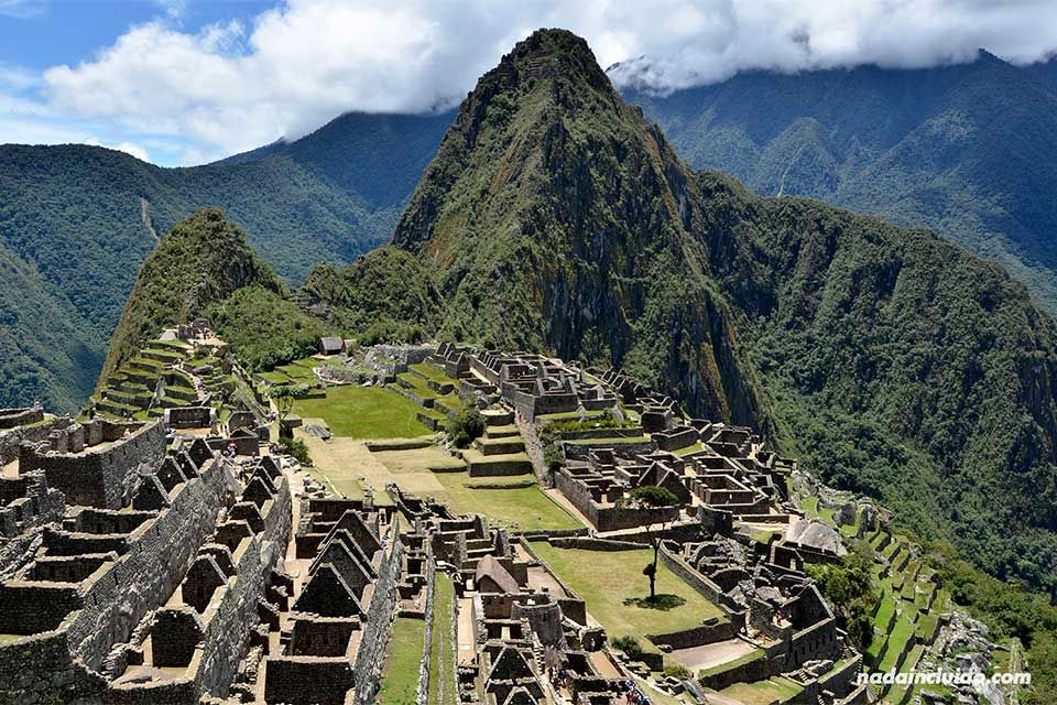 Machu Picchu, vista de la ciudad sagrada desde el mirador (Perú)