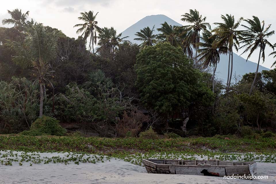 Playa de Santo Domingo en la Isla de Ometepe (Nicaragua)