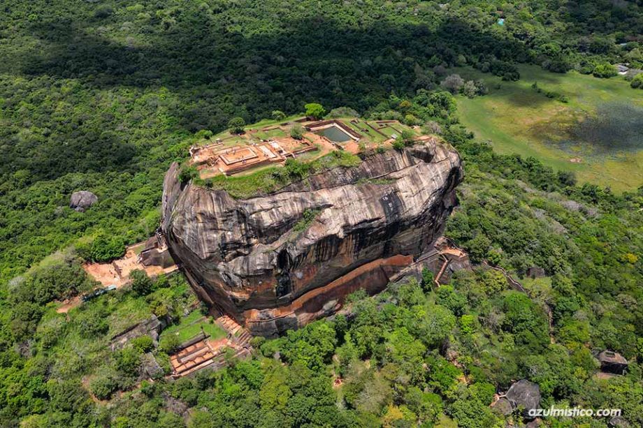 Sigiriya a vista de dron - Foto de Azulmístico