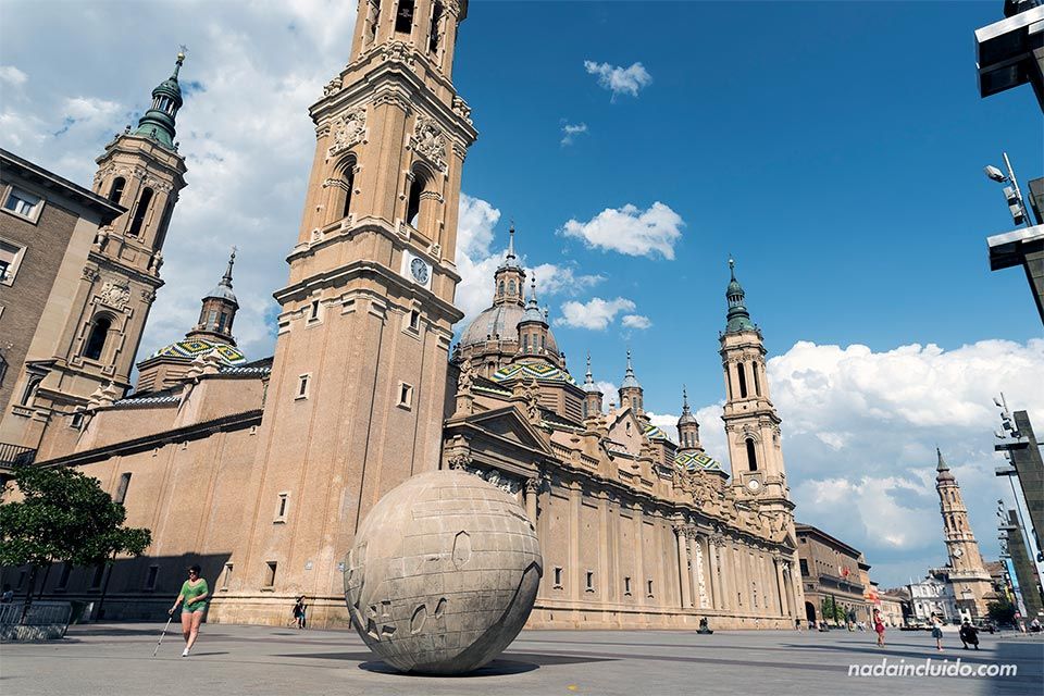 Plaza del Pilar de Zaragoza un día de verano en 2019