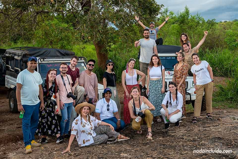 Creadores de contenido españoles en Minneriya (Sri Lanka)