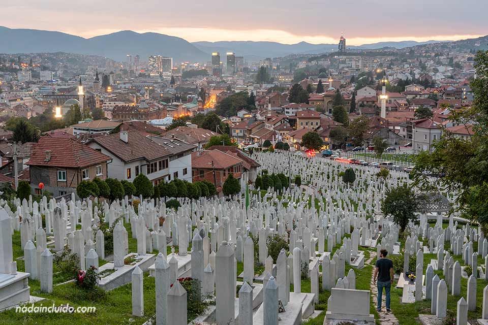 Cementerio Šehidsko mezarje Kovači en Sarajevo (Bosnia y Herzegovina)