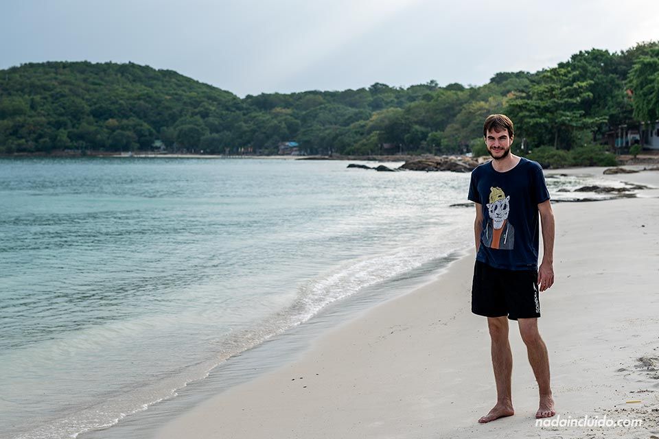 En la playa Sangthian de Koh Samet (Tailandia)