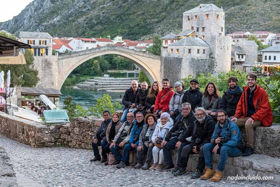 Grupo de fotógrafos en Mostar (Bosnia)