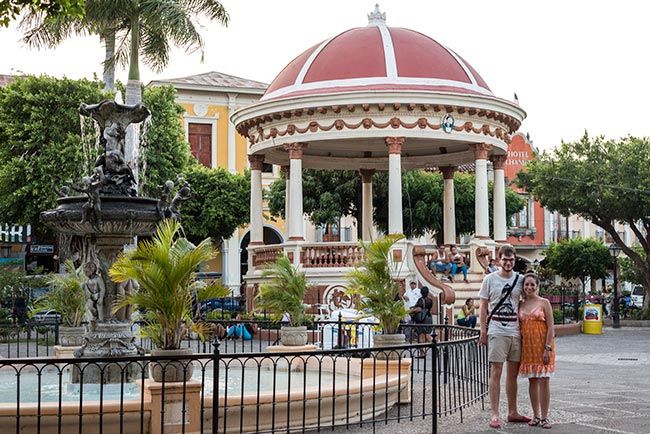 En el Parque Central de Granada (Nicaragua)