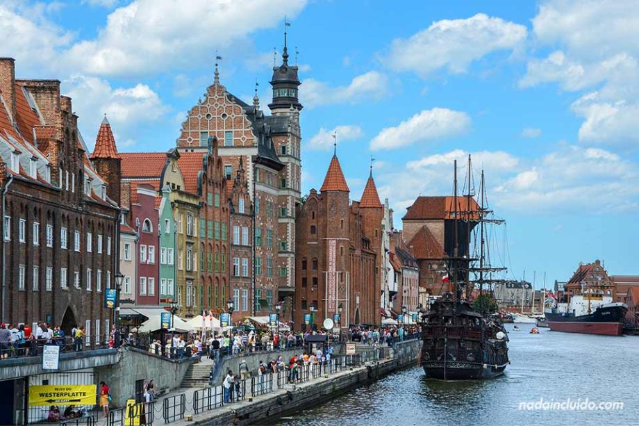 Ribera del río Motlawa en Gdansk (Polonia)