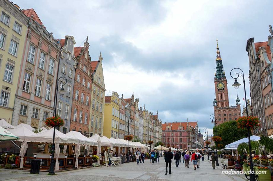 Calle Dlugi, una de las calles principales de Gdansk (Polonia)