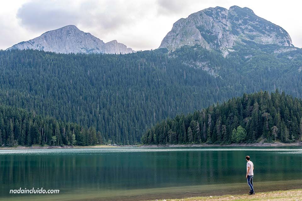 En el lago Negro del parque nacional de Durmitor (Montenegro)
