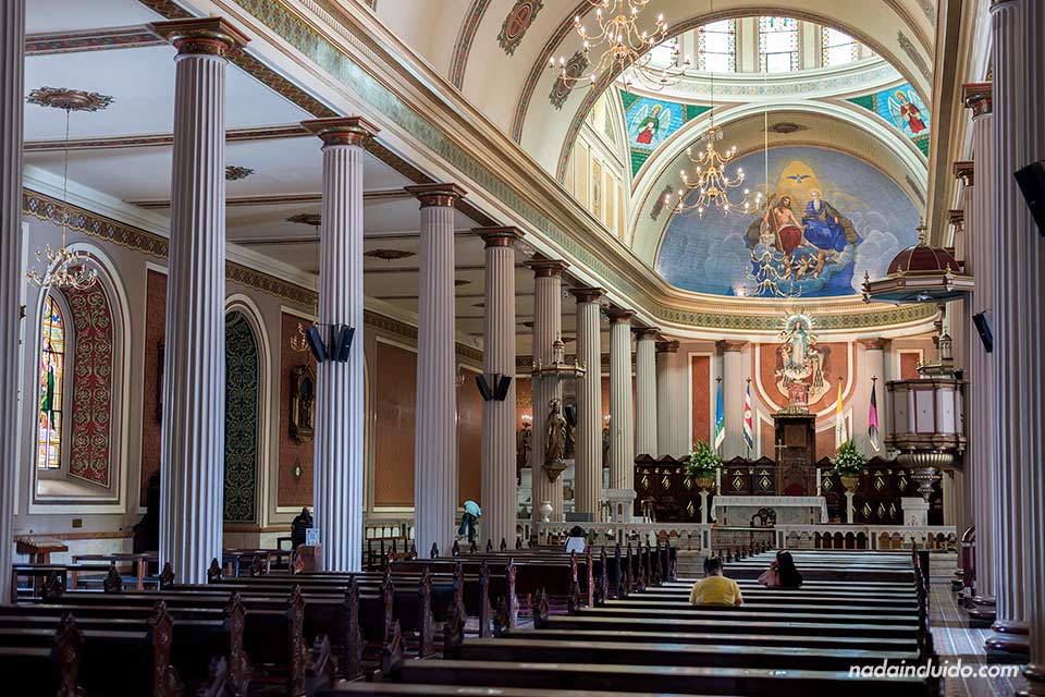 Interior de la catedral de San José (Costa Rica)