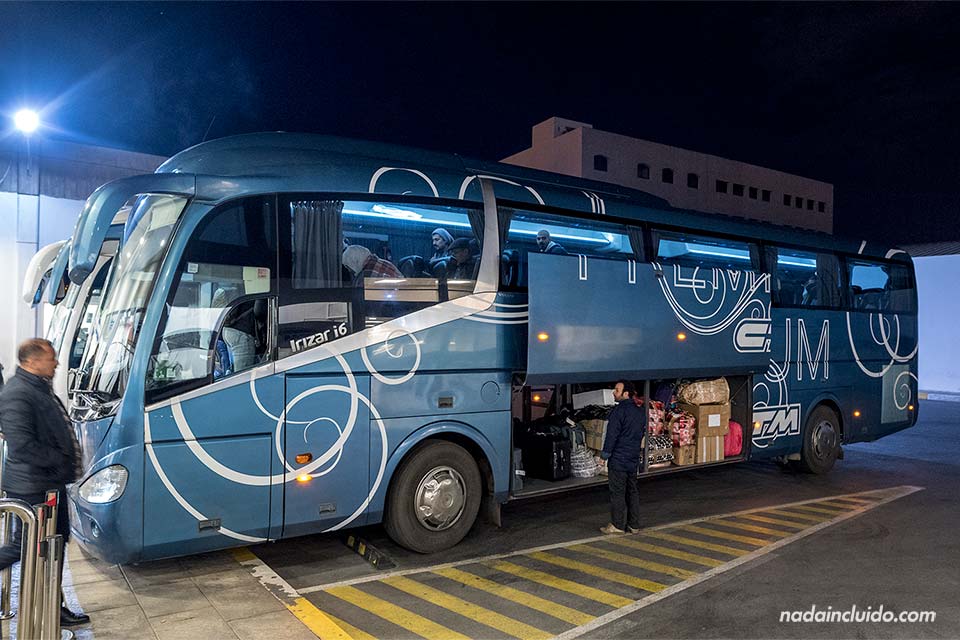 Autobús de la compañía CTM en la ruta Rabat - Agadir (Marruecos)