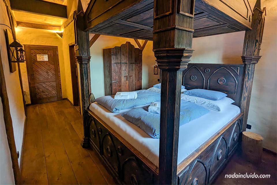 Habitación del hotel medieval de Dětenice - Región de Hradec Králové (República Checa)