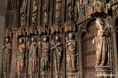 Detalle del Pórtico policromado en la Iglesia de Santa María en Laguardia (País Vasco, España)