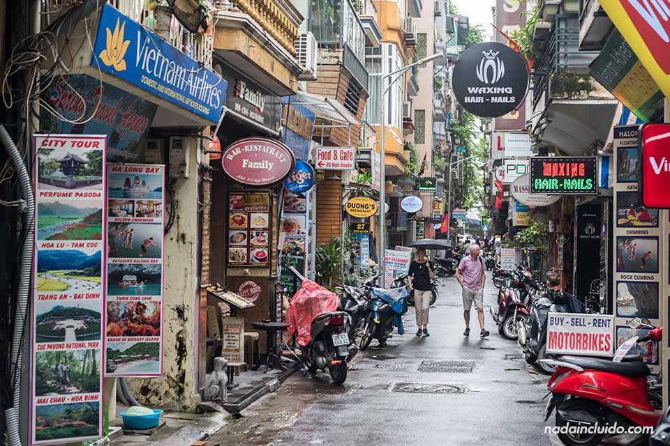 Calle Ngõ Huyện en Hanoi (Vietnam)