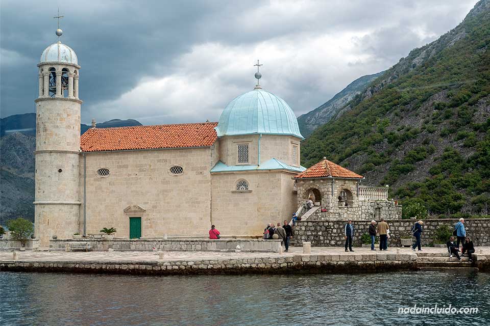 Islote Gospa od Škrpjela, uno de los lugares que ver en Perast (Montenegro)