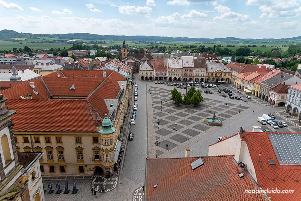 Vistas desde la Valdick brana de la plaza Wallenstein (Valdštejnovo náměstí) de Jičín - Región de Hradec Králové (República Checa)
