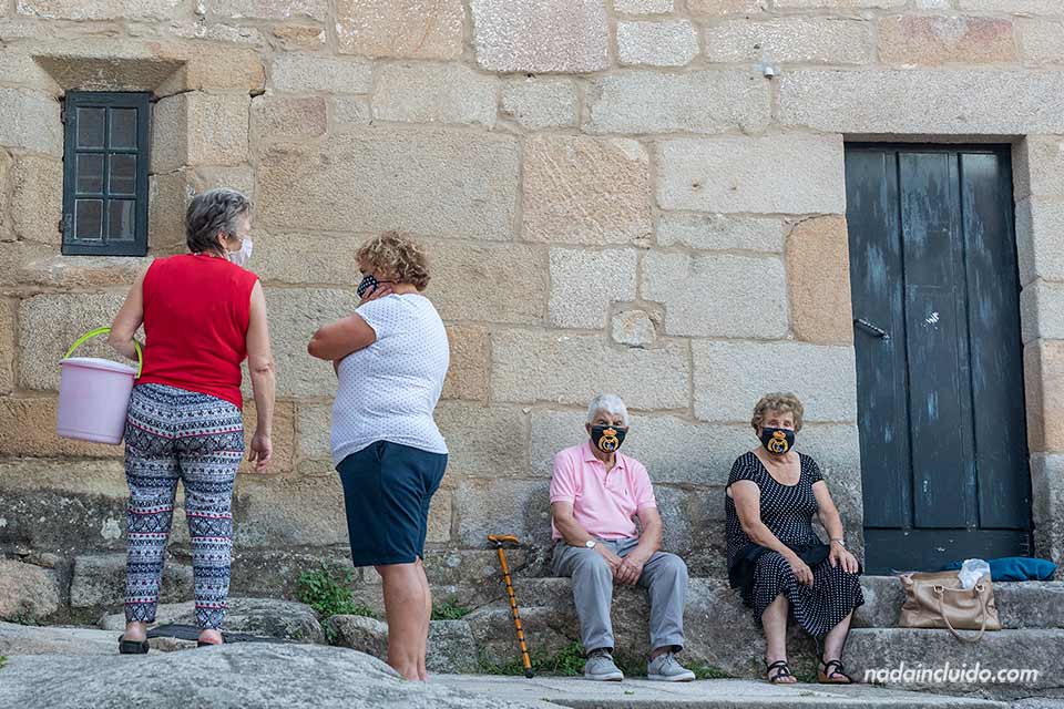 Vecinos de Combarro (Galicia, España)
