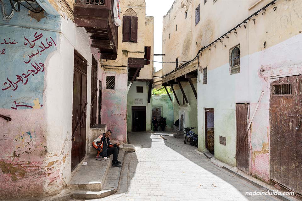Entrada a una sinagoga del Mellah de Fez (Marruecos)