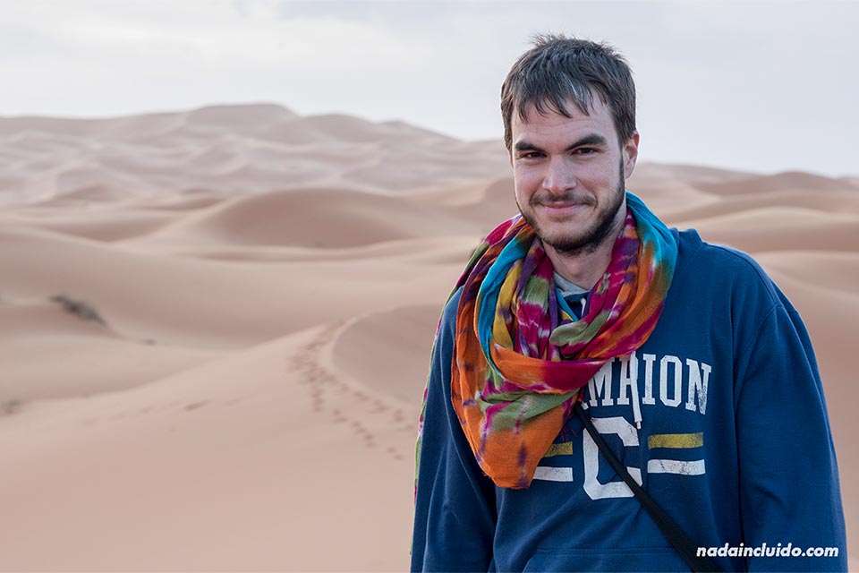 En el desierto del Sáhara al amanecer (Marruecos)