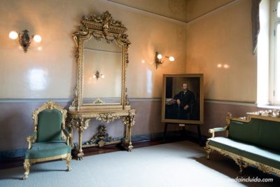 El Foyer, el salón en el Teatro Nacional de Costa Rica (en San José)