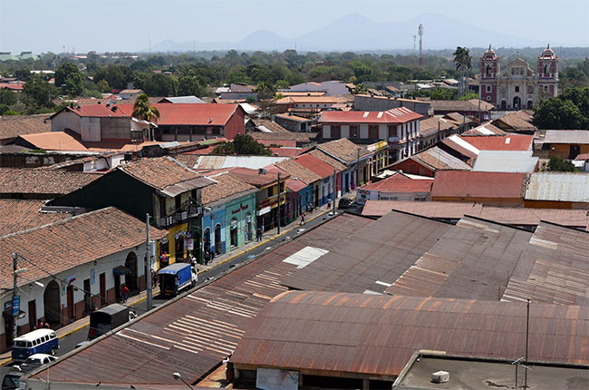 Vistas desde el tejado de la catedral de León (Nicaragua)