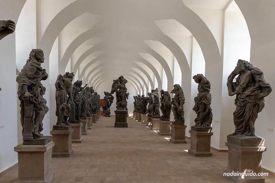 Estatuas barrocas de Matyáš Bernard Braun en el lapidario del Hospital de Kuks - Región de Hradec Králové (República Checa)