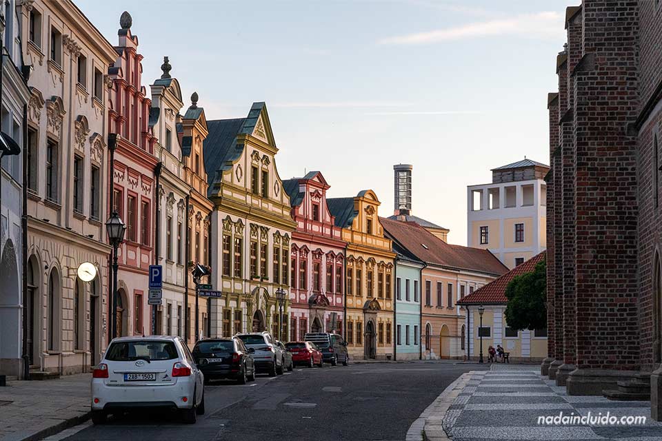 Casas de los Canónigos (Kanovnické domy ) en la plaza Grande (Velké námestí) de Hradec Králové (República Checa)