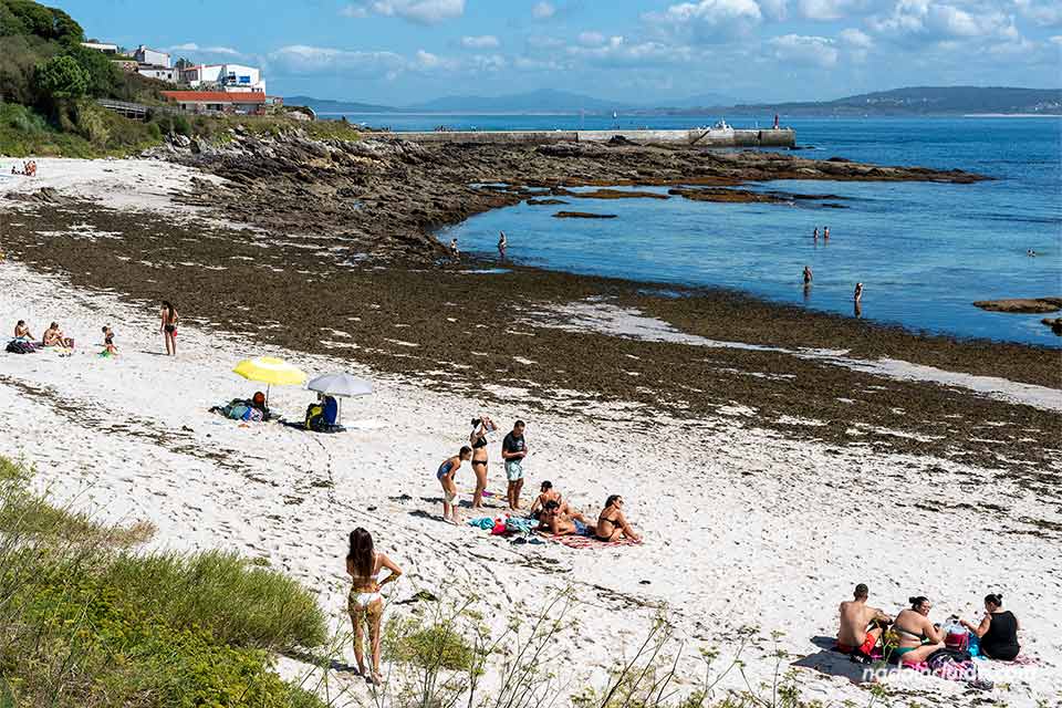 Playa Area dos Cans en isla de Ons (Galicia)