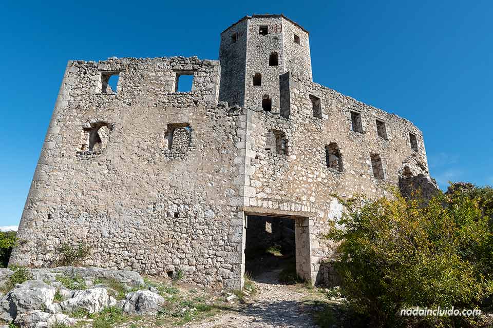 Muralla y torre de la fortaleza de Pocitelj (Bosnia y Herzegovina)