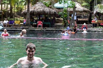 En las Termas Ojo de Agua en la Isla de Ometepe (Nicaragua)