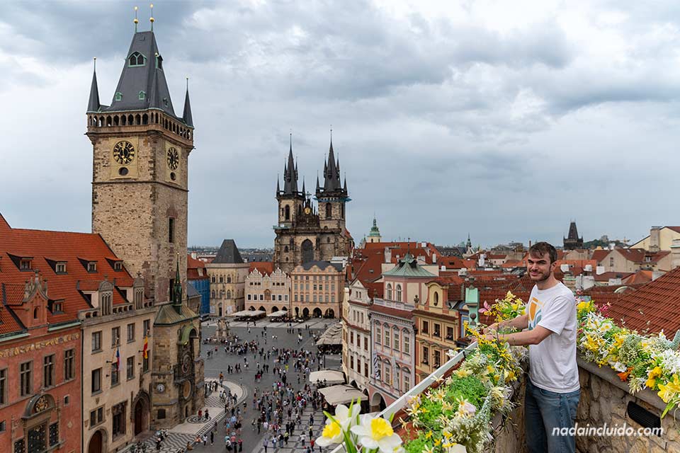 Vistas desde la terraza del hotel U Prince de la plaza de la Ciudad Vieja de Praga (República Checa)