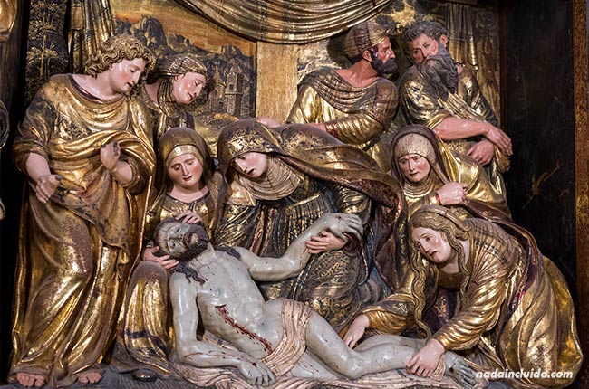 Escena de la muerte de Jesucristo en el retablo de la catedral de Santo Domingo de la Calzada (Rioja, España)