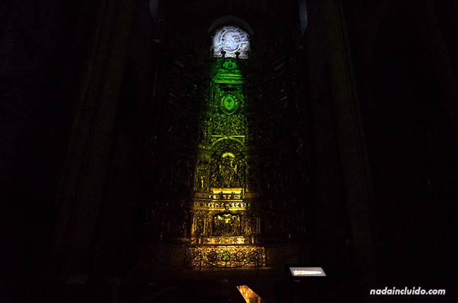 Proyección audiovisual en el retablo de Santo Domingo de la Calzada (Rioja, España)