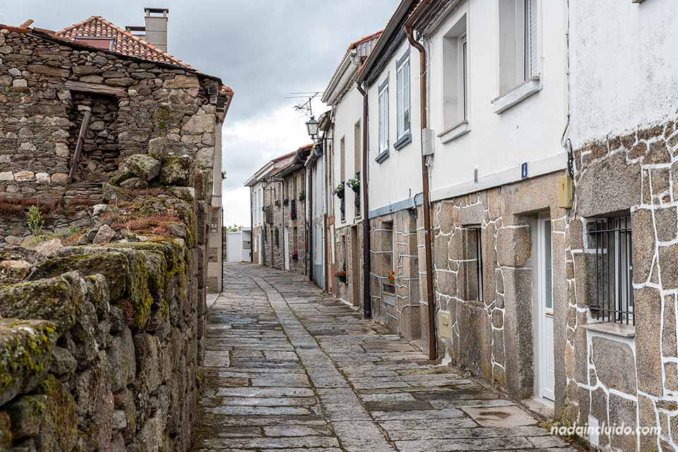 Rua Corredores en Castro Caldelas, Ribeira Sacra (Galicia)
