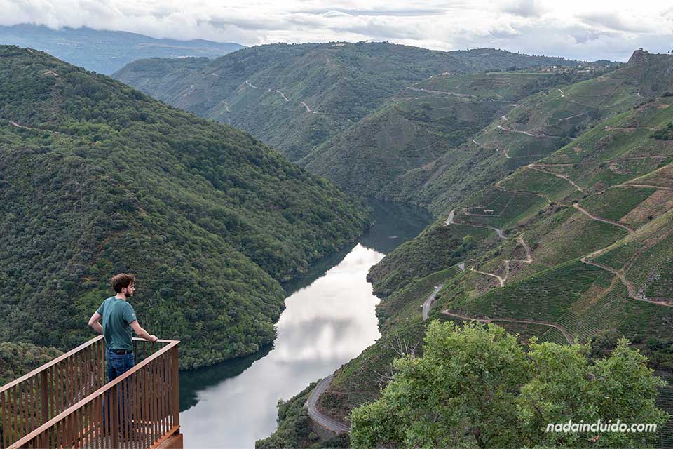 En el mirador Peña de Matacás, Ribeira Sacra (Galicia)