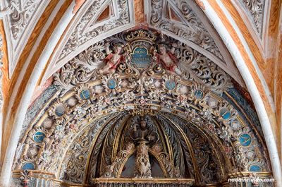 Decoración en el Claustro del Monasterio de Piedra (Aragón, España)
