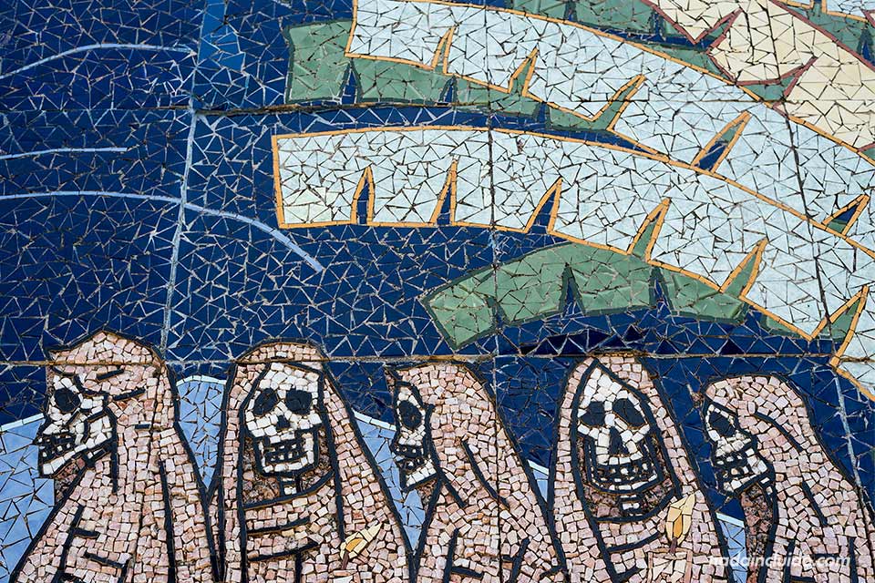 Mosaico sobre la Carreta Nagua en el Museo de Tradiciones y Leyendas de León (Nicaragua)