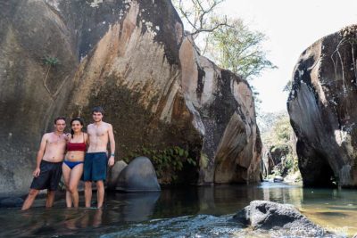 Con un suizo y una canadiense en El Cañón del Río Colorado en la región de Guanacaste (Costa Rica)