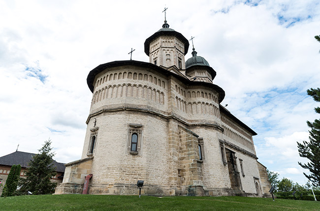 Fachada del Manastirea Cetatuia (Monasterio Ciudadela) en Iasi (Rumanía)