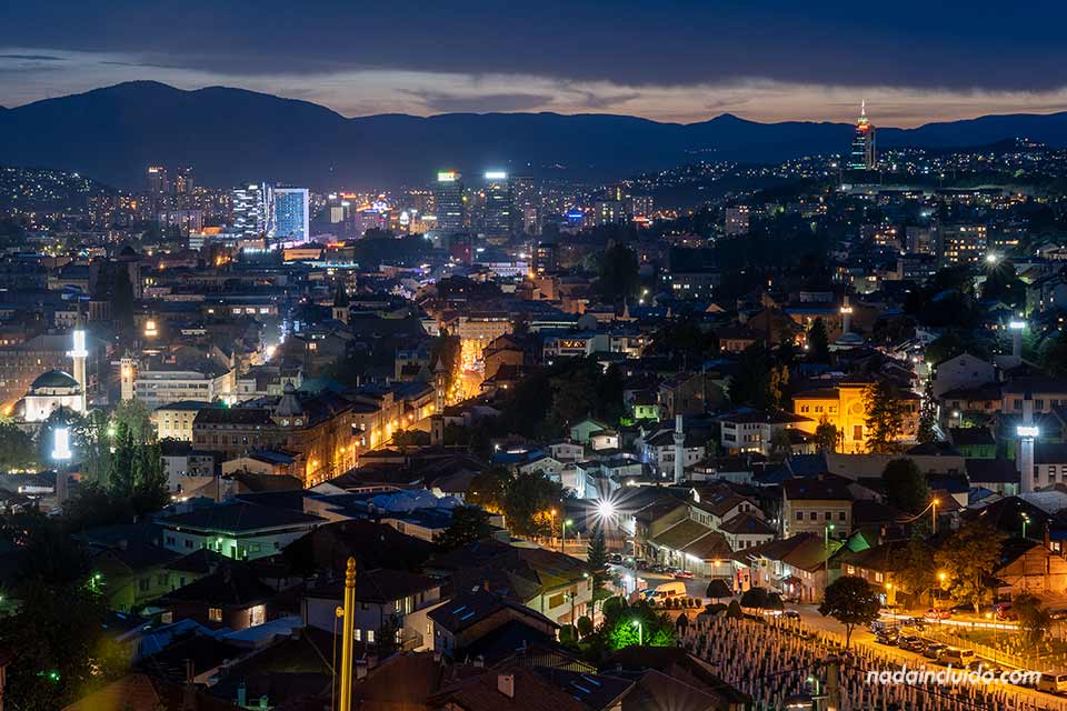 Anochecer desde el Yellow Fortess de Sarajevo (Bosnia y Herzegovina)