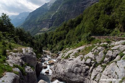 Curso del Río Cinca en el Valle de Pineta del Parque Nacional de Ordesa y Monte Perdido (Sobrarbe, Aragón)