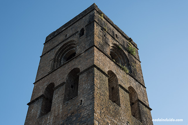 Torre románica de la Iglesia de Santa María, en Aínsa (Sobrarbe, Aragón)