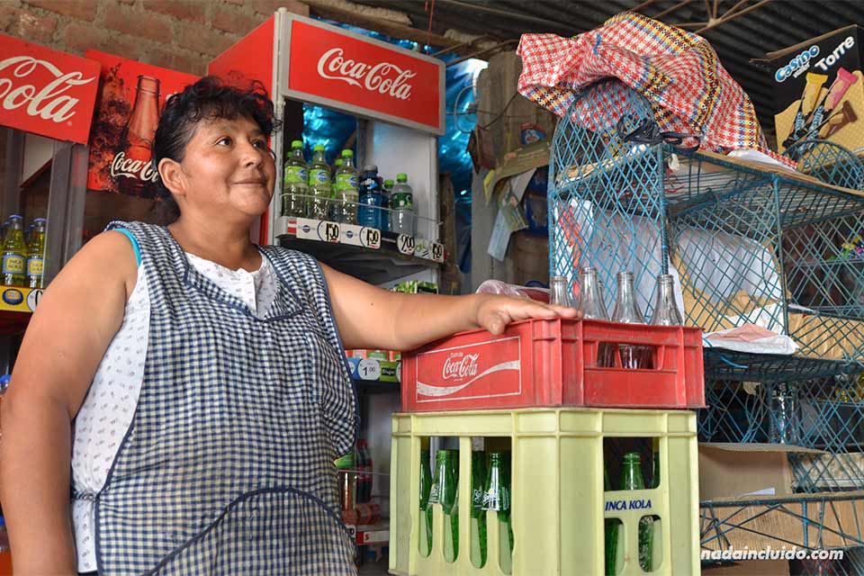 Tienda en Jicamarca, un barrio pobre a las afueras de Lima (Perú)