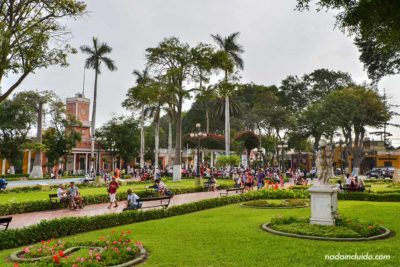 La Plaza de Armas de Barranco, el barrio bohemio de Lima (Perú)