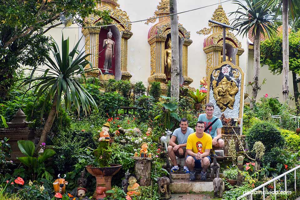 En los jardines del Wat Phrathat Doi Suthep